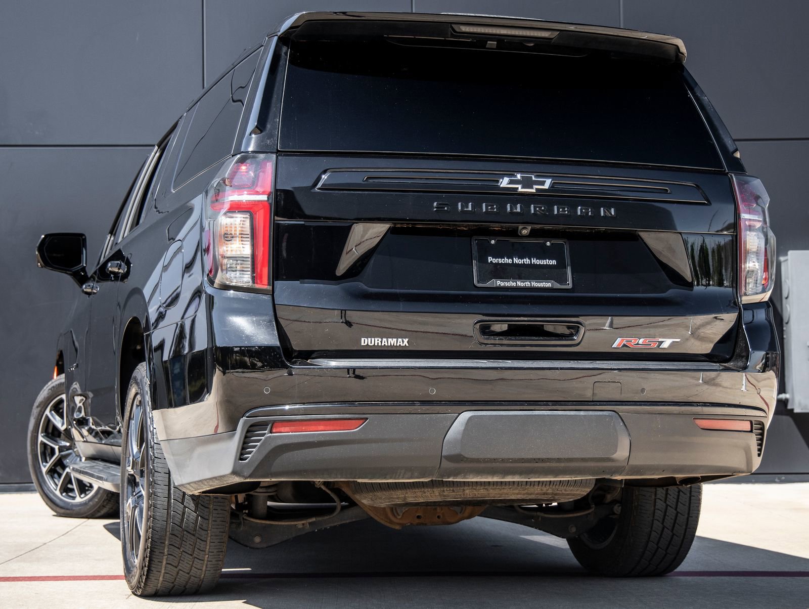 Used 2023 Chevrolet Suburban RST w/ Luxury Package image 6