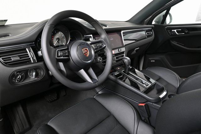 New 2026 Porsche Macan S image 4