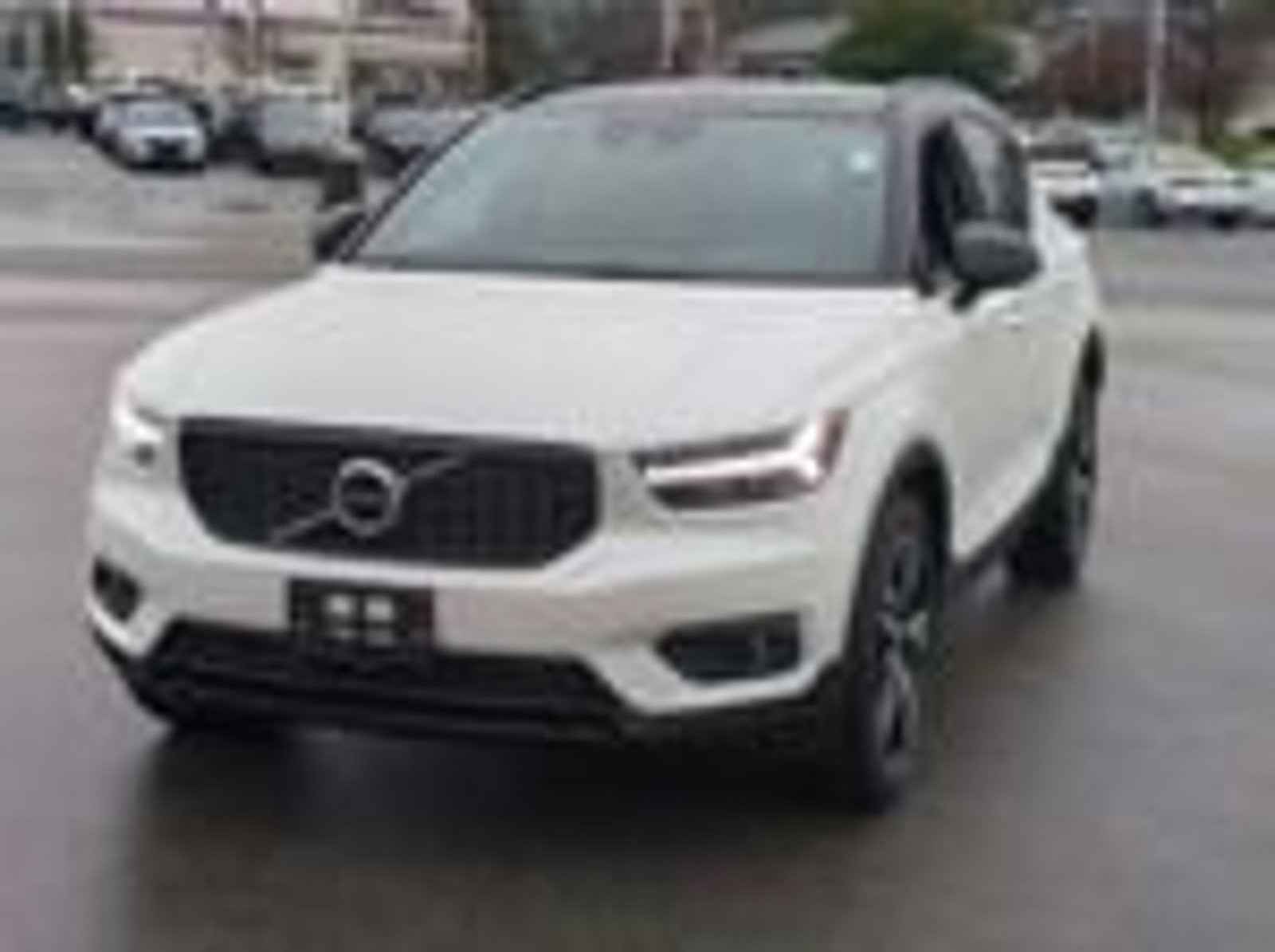 Used 2021 Volvo XC40 T5 R-Design image 9