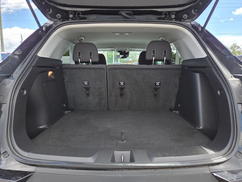 Used 2024 Chevrolet TrailBlazer LT w/ LT Cold Weather Package FWD image 16