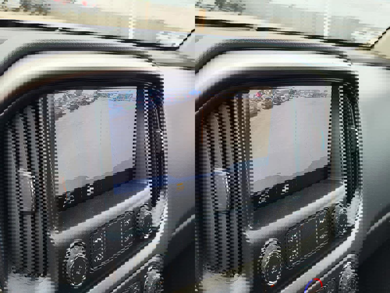 Used 2021 Chevrolet Colorado Z71 w/ Z71 Midnight Edition image 21