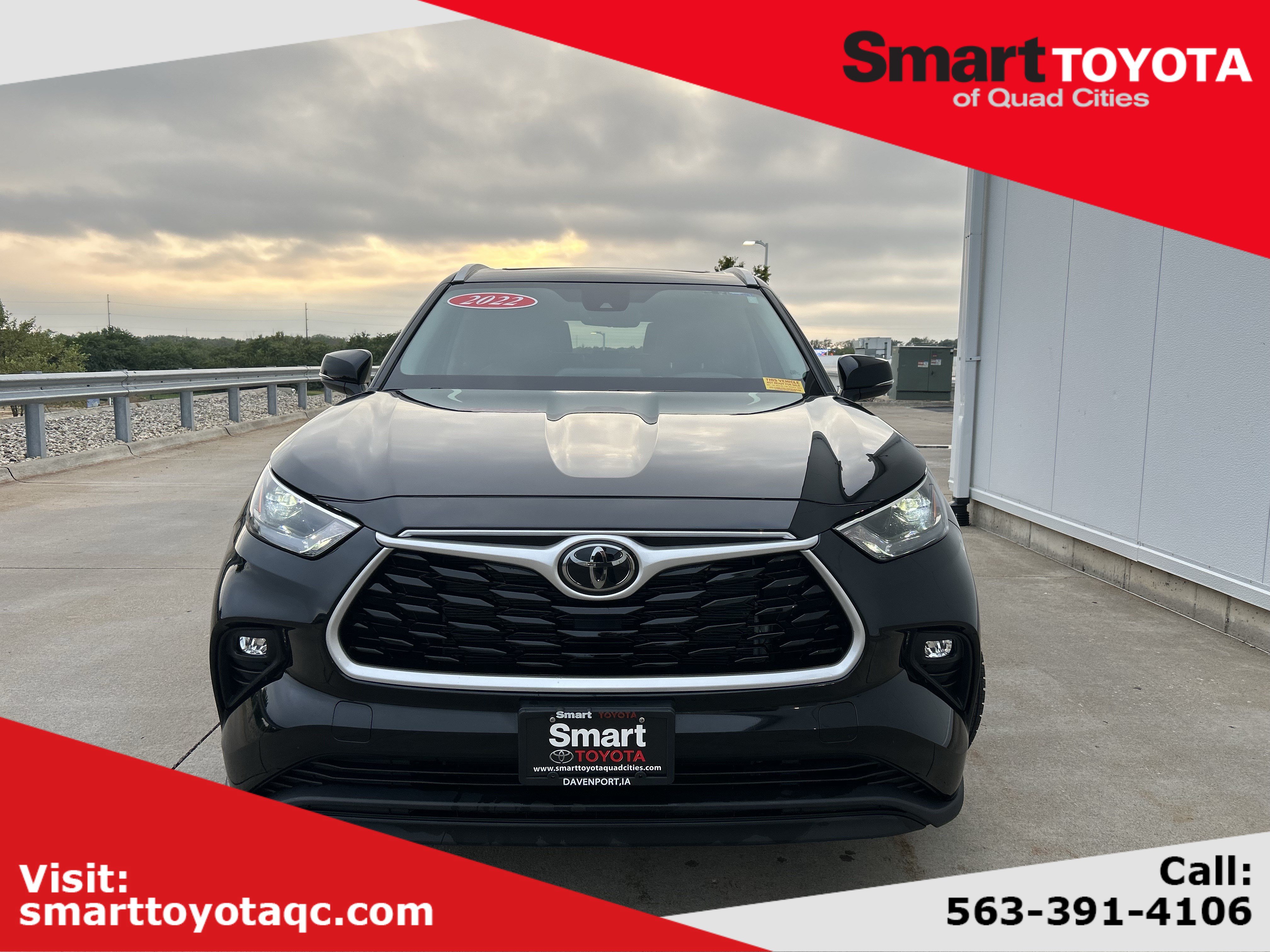 Used 2022 Toyota Highlander XLE AWD/4WD image 1