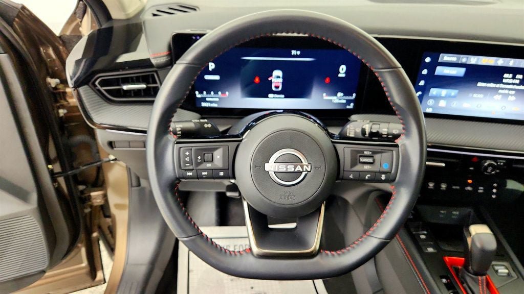 Used 2025 Nissan Kicks SR w/ Illumination Package AWD/4WD image 13
