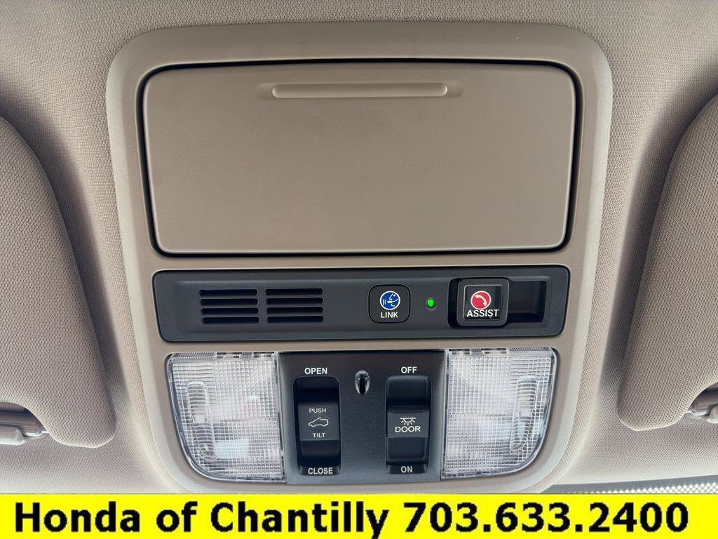Certified 2024 Honda Odyssey Touring image 18