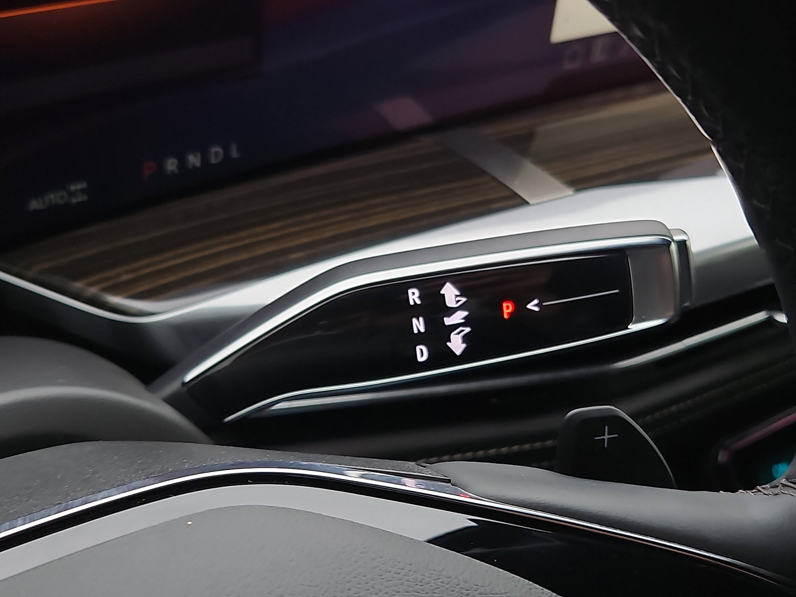 Certified 2025 Cadillac Escalade Luxury image 14