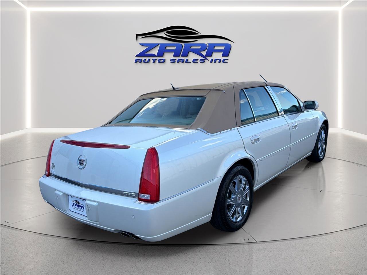 Used 2007 Cadillac DTS Luxury II image 7