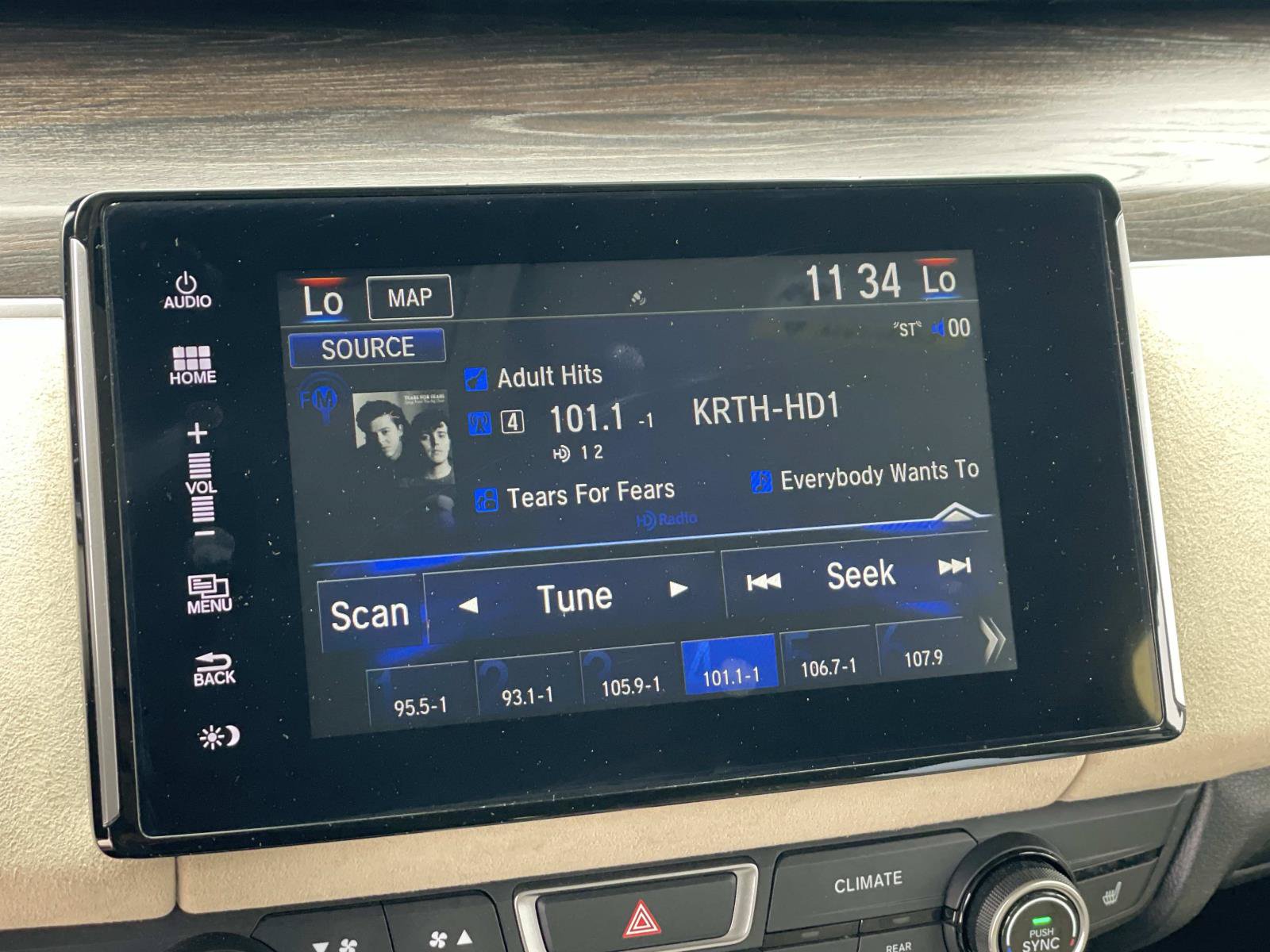 Used 2020 Honda Clarity Touring image 6