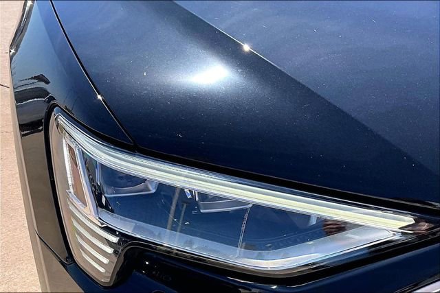 Used 2022 Audi e-tron Premium Plus w/ Premium Plus Package image 31