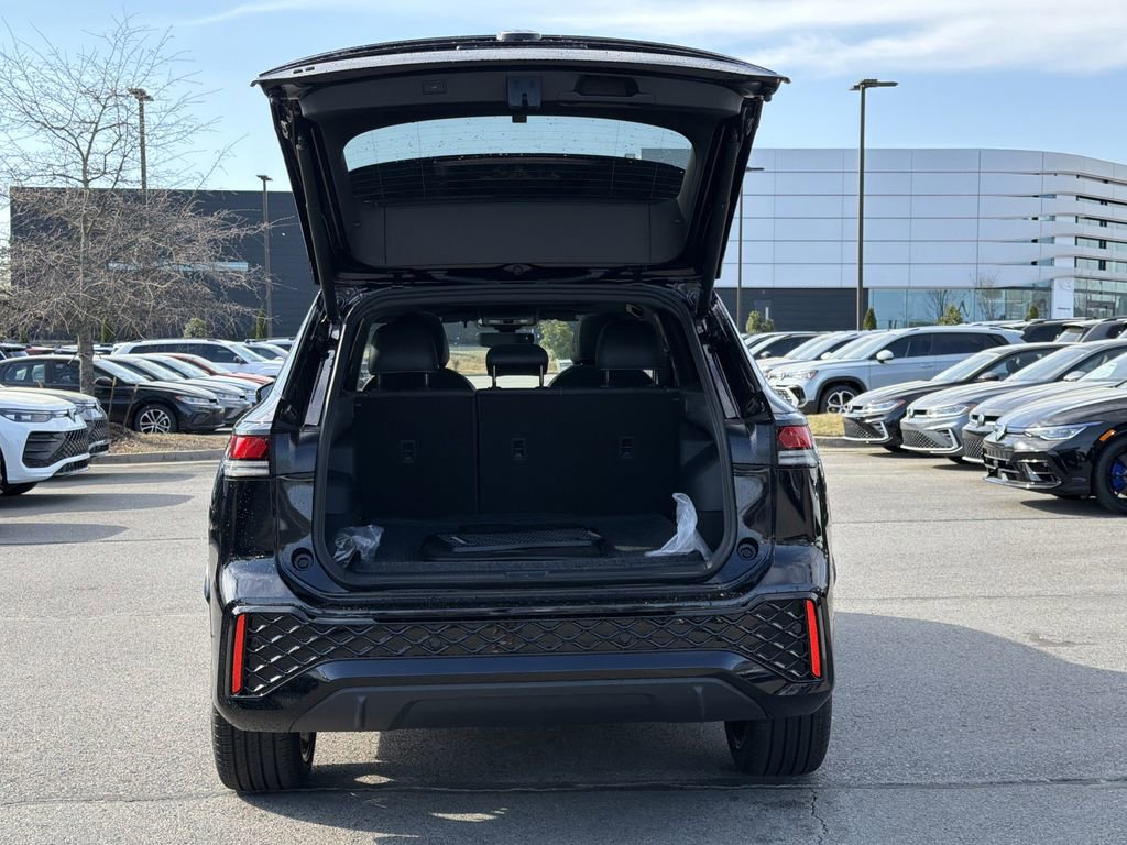 New 2026 Volkswagen Tiguan SE R-Line FWD image 14