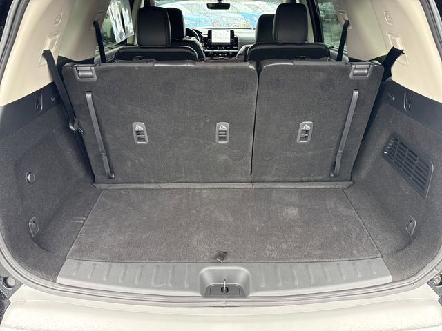 Used 2024 Nissan Pathfinder Platinum w/ Lighting Package (N93) image 28