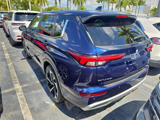 Used 2024 Mitsubishi Outlander SE image 4