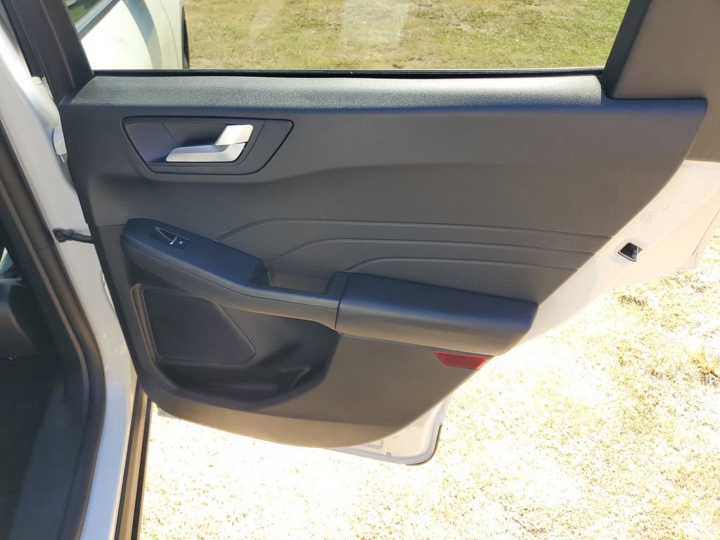 Used 2023 Ford Escape SE image 34