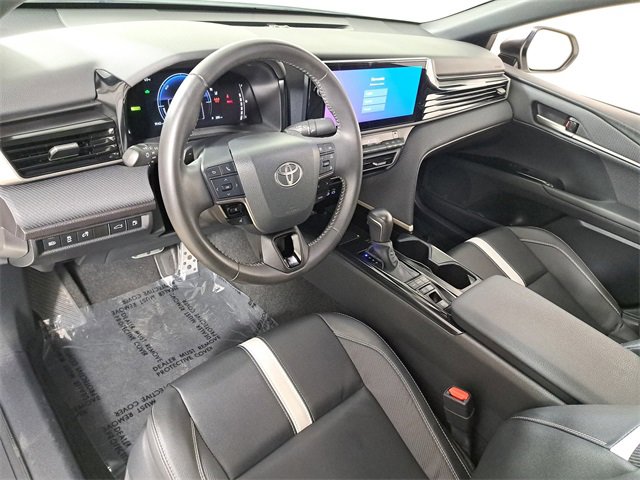 Used 2025 Toyota Camry SE image 18