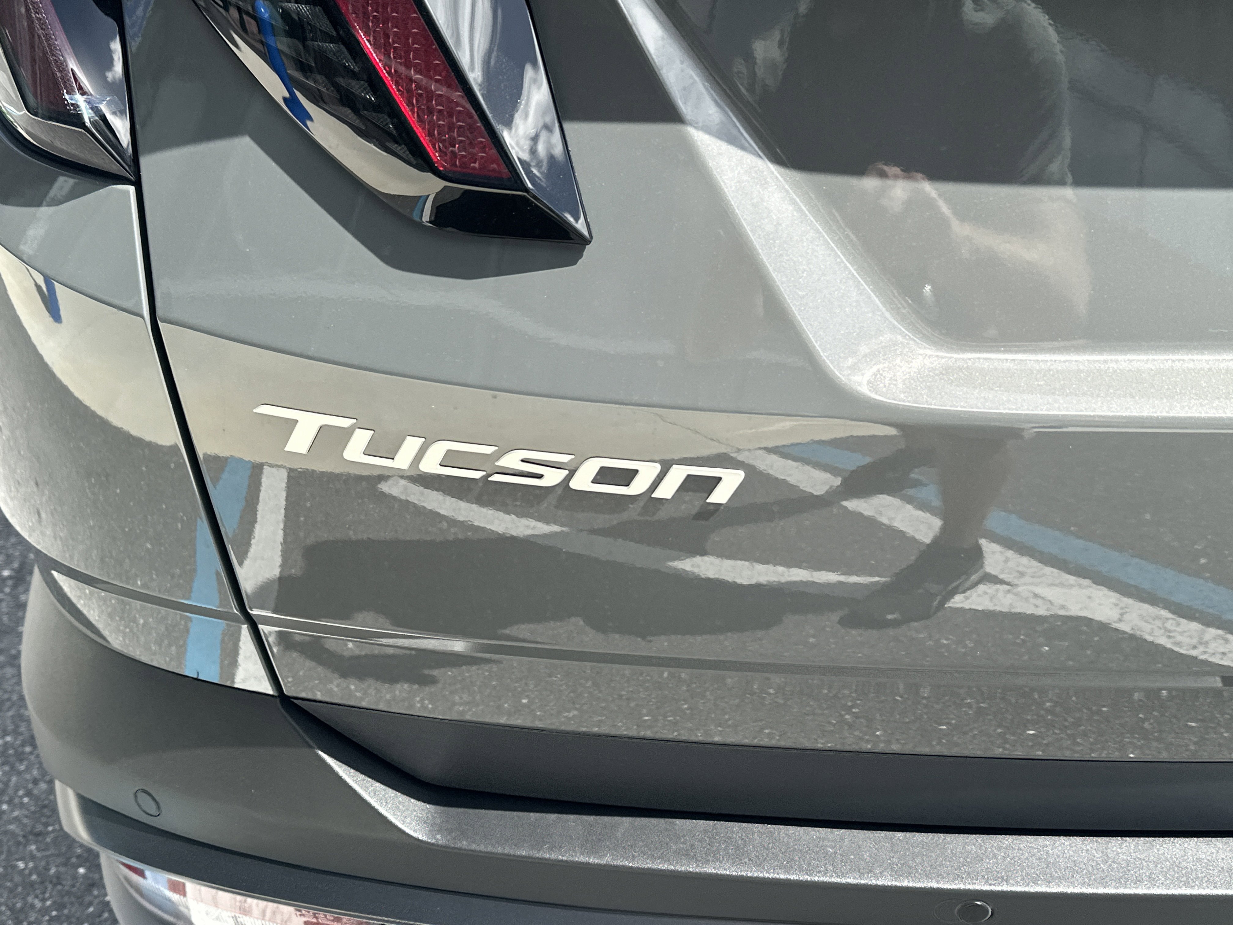 New 2026 Hyundai Tucson Limited FWD image 9