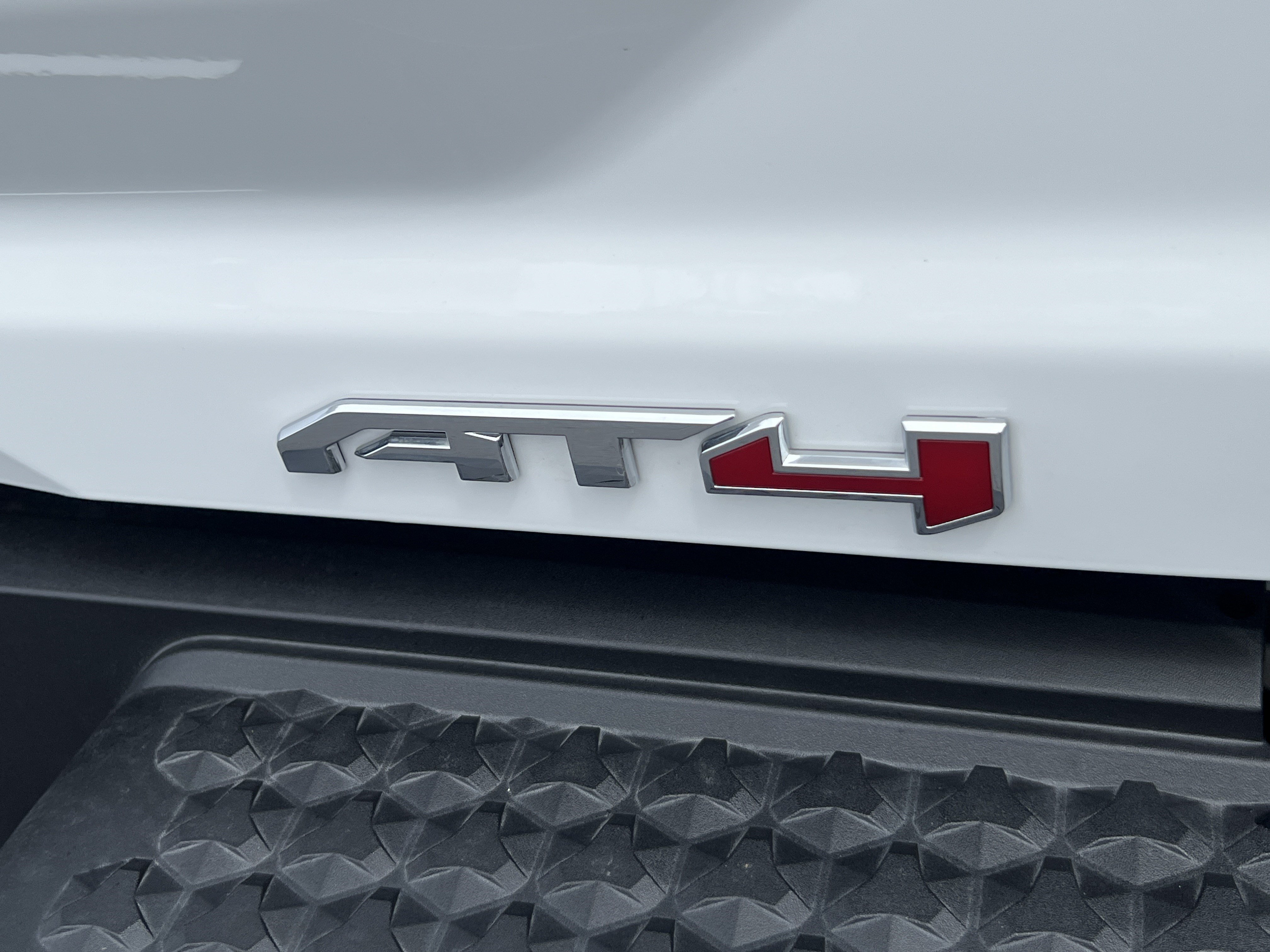 Used 2026 GMC Canyon AT4 AWD/4WD image 9