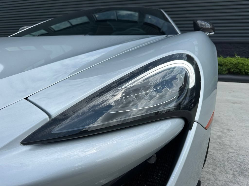 Used 2019 McLaren 570S Spider RWD image 9
