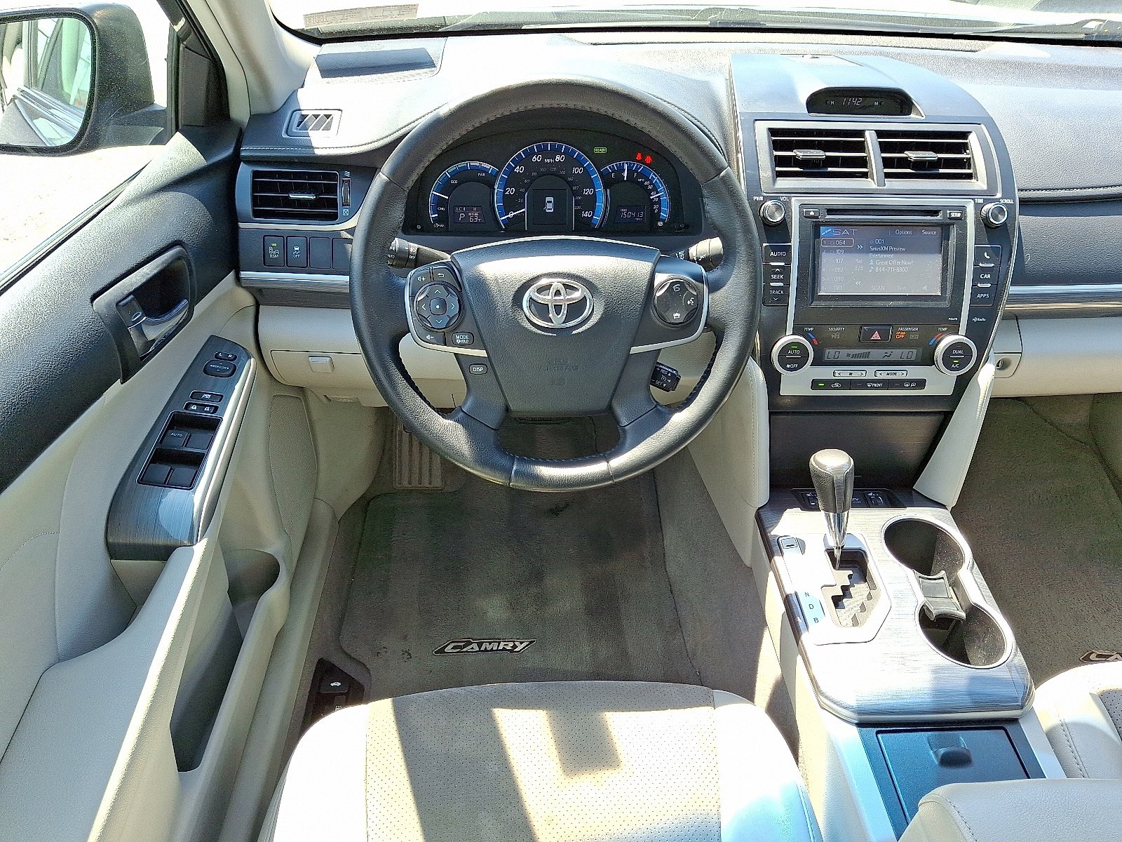 Used 2013 Toyota Camry XLE w/ Leather Pkg FWD image 12