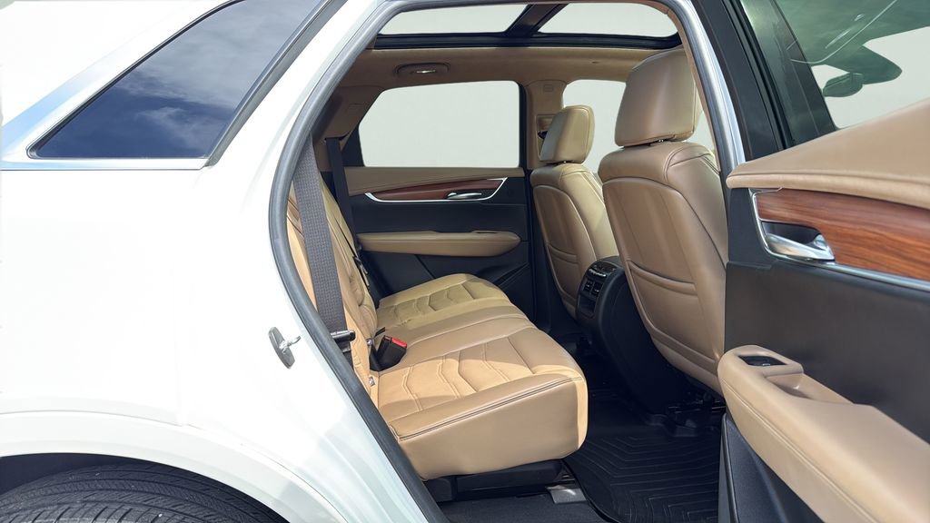 Used 2018 Cadillac XT5 Platinum w/ Driver Assist Package AWD/4WD image 12