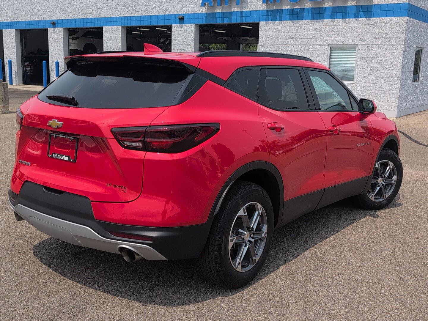 Used 2024 Chevrolet Blazer LT w/ Convenience Package FWD image 8