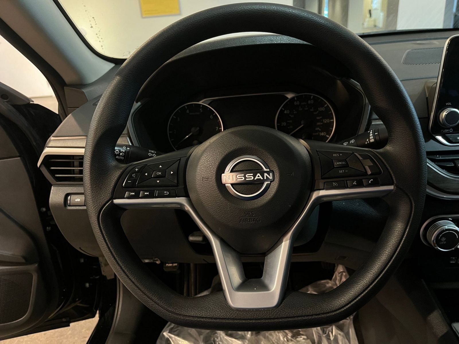 Used 2025 Nissan Altima 2.5 SV image 27