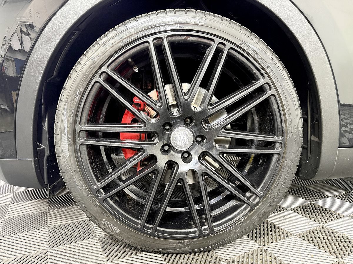 Used 2018 Maserati Levante AWD/4WD image 27