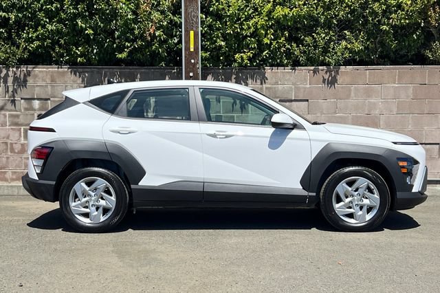 New 2027 Hyundai Kona SE FWD image 5