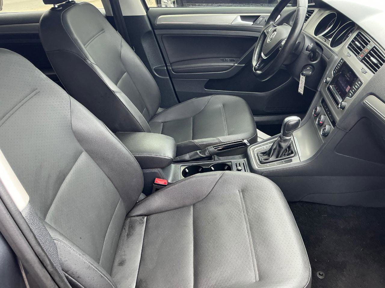Used 2015 Volkswagen Golf S w/ Lighting Package FWD image 11