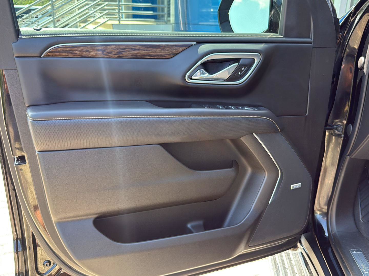 Used 2021 Chevrolet Suburban Premier AWD/4WD image 11