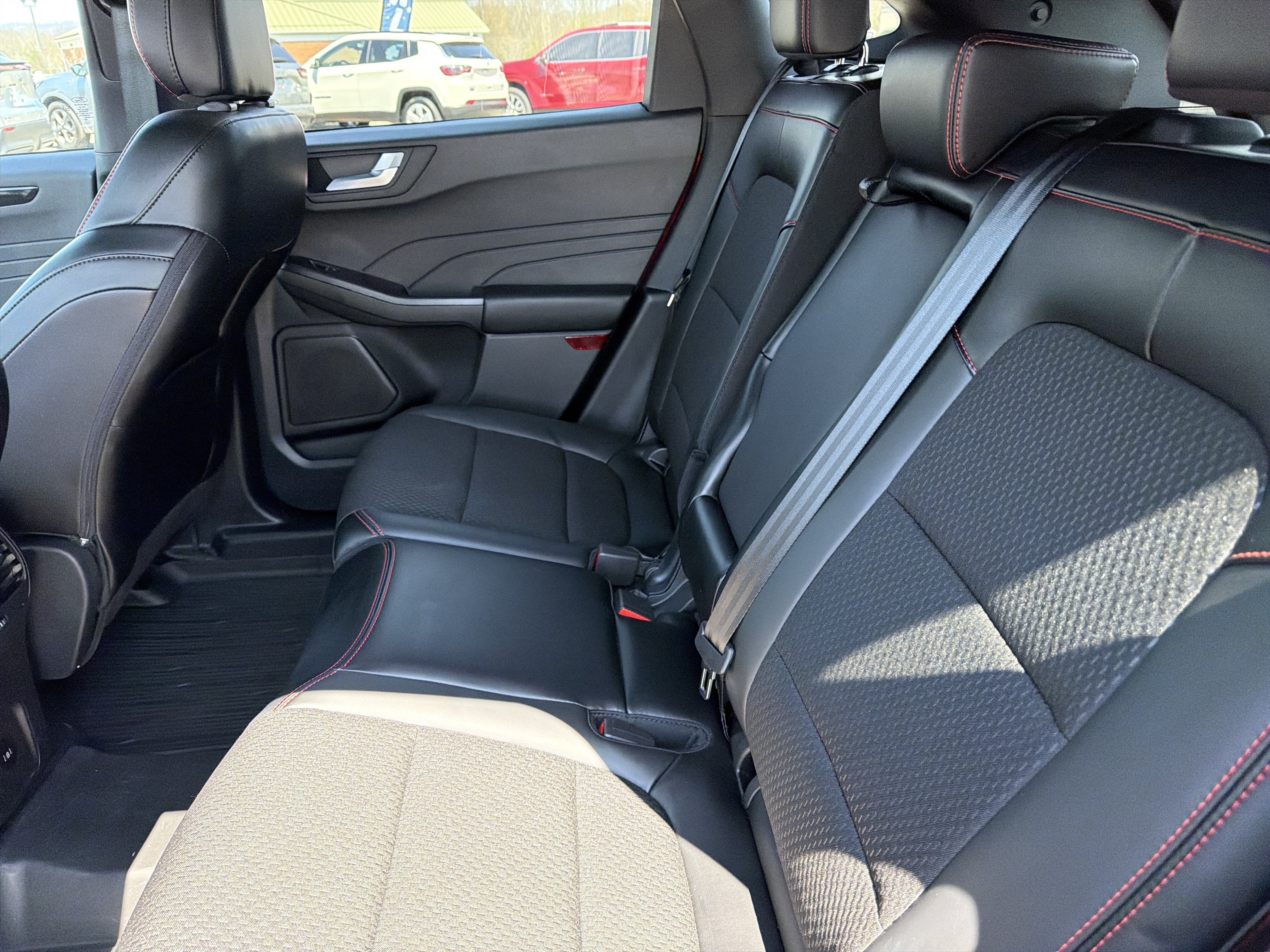 Used 2025 Ford Escape ST-Line Elite AWD/4WD image 13