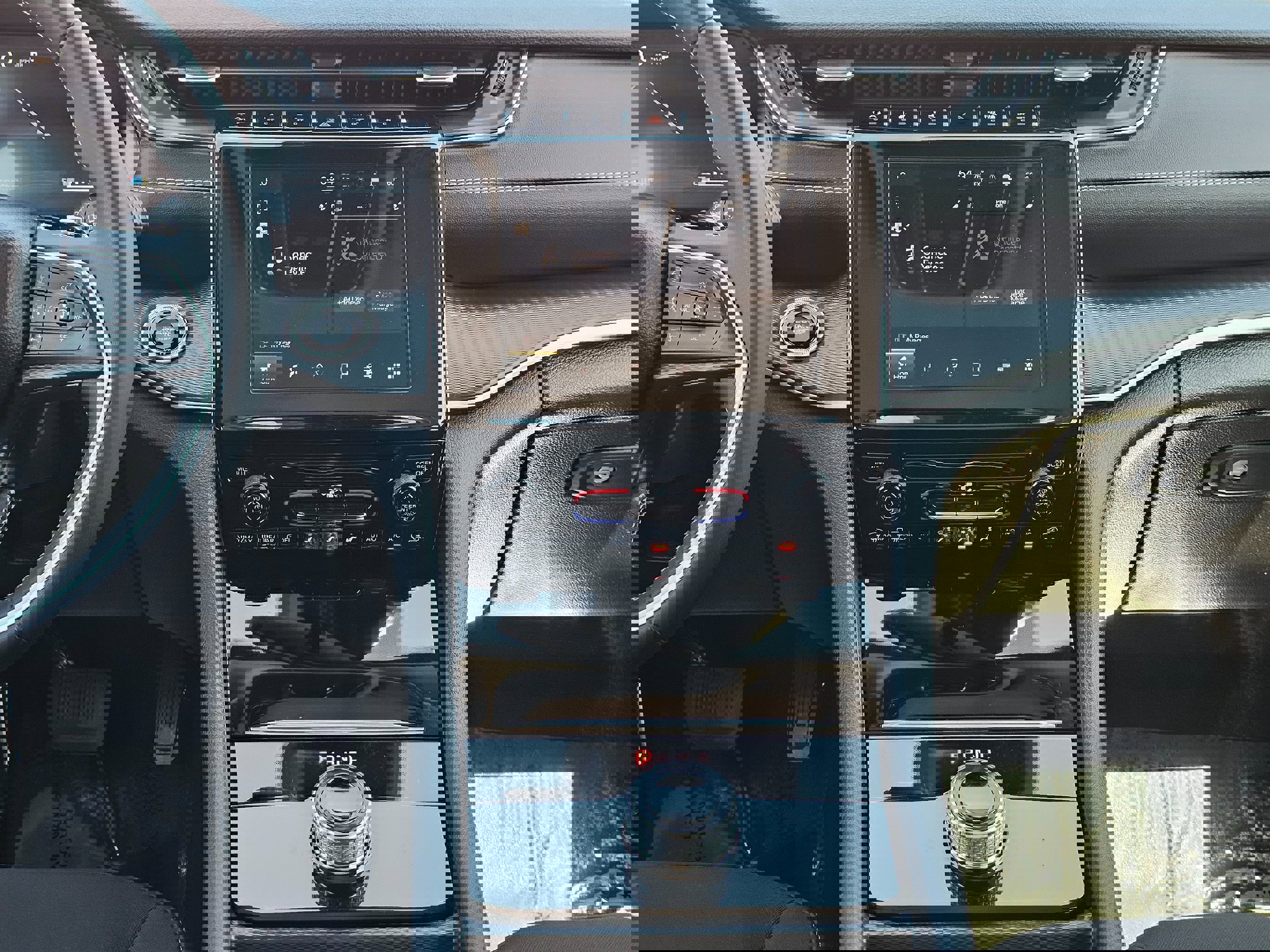 Used 2024 Jeep Grand Cherokee Laredo image 26