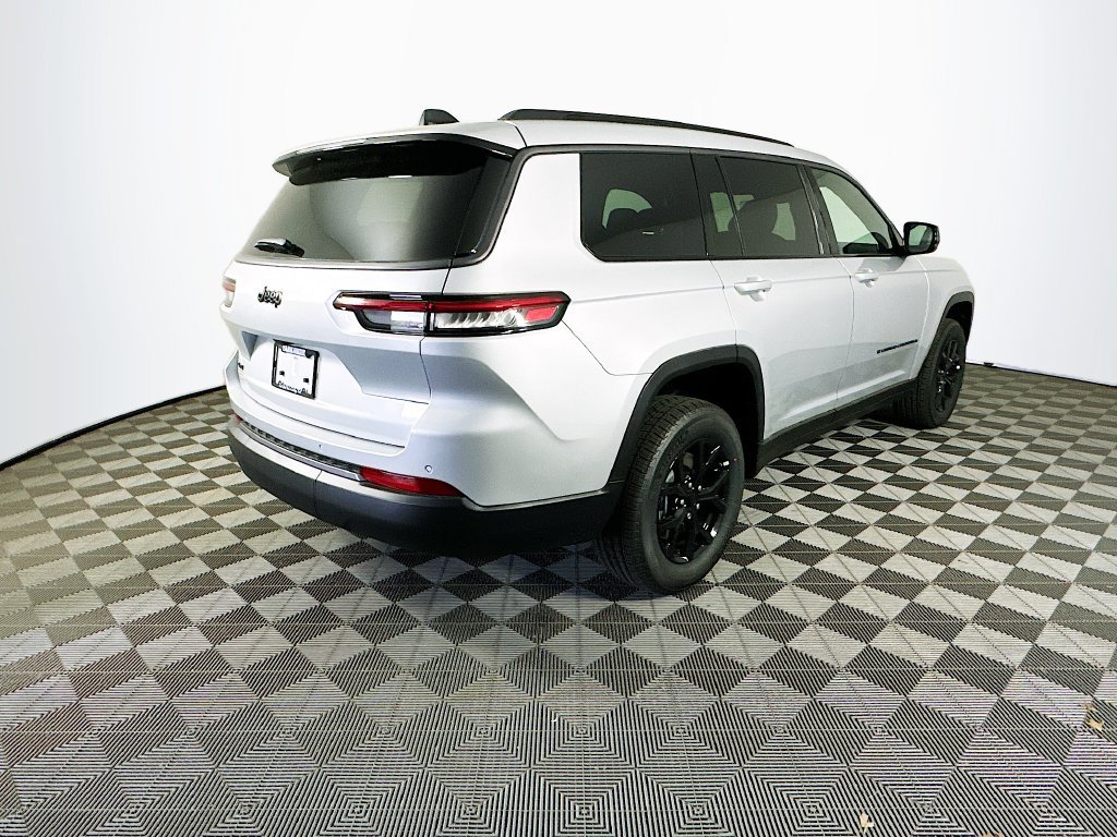 New 2026 Jeep Grand Cherokee L 4WD image 10