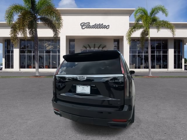 Used 2022 Cadillac Escalade Luxury w/ LPO, Illumination Package AWD/4WD image 13
