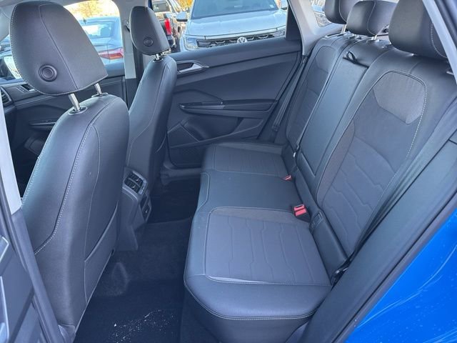 Certified 2025 Volkswagen Taos SE image 25