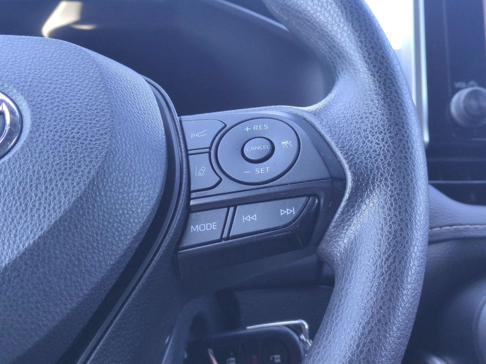 Used 2024 Toyota RAV4 LE FWD image 17