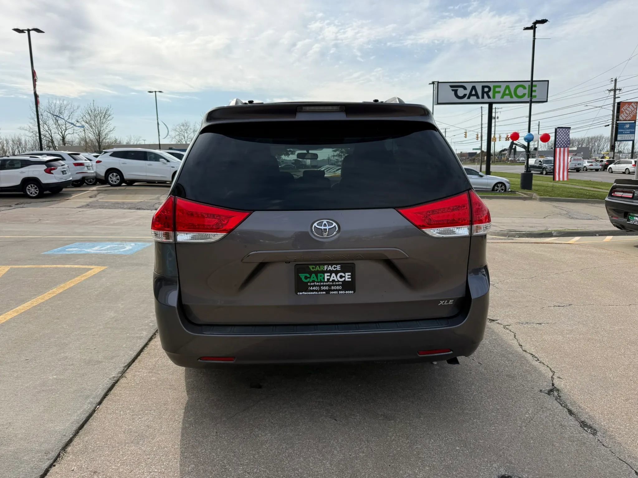 Used 2012 Toyota Sienna XLE FWD image 11