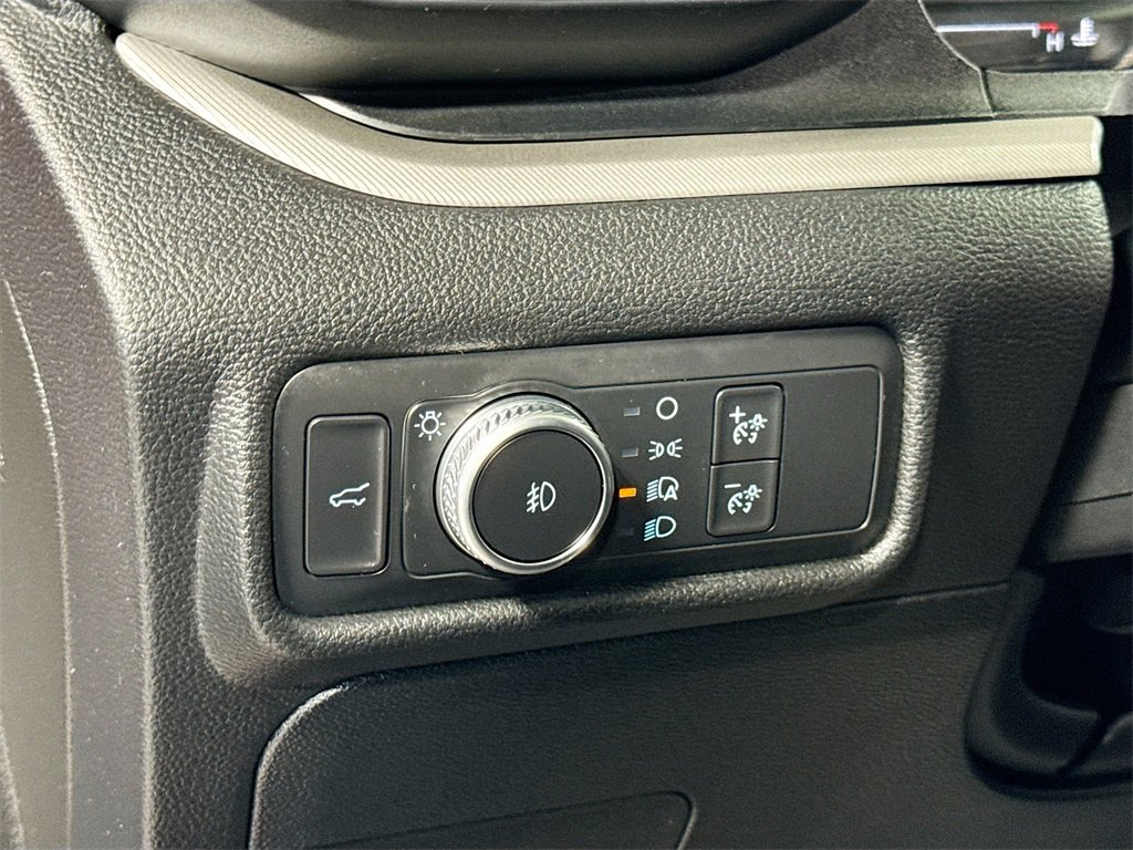 Used 2020 Ford Explorer XLT w/ Equipment Group 202A image 28