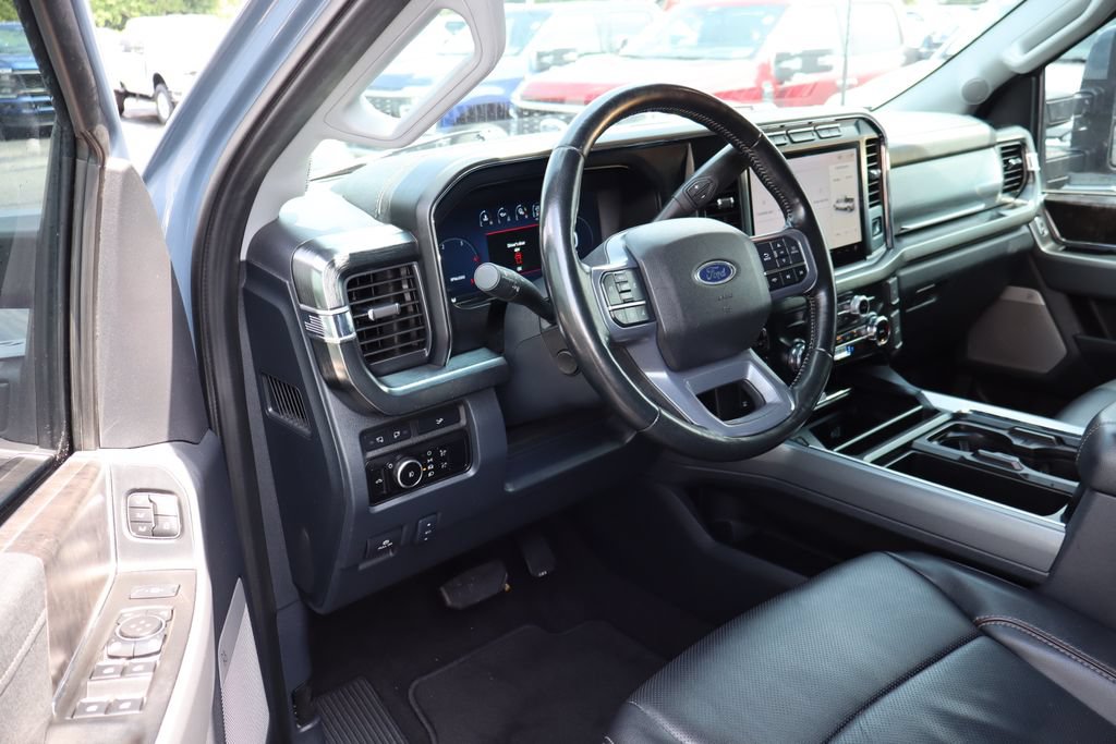 Used 2023 Ford F350 Lariat w/ Sport Appearance Package AWD/4WD image 4