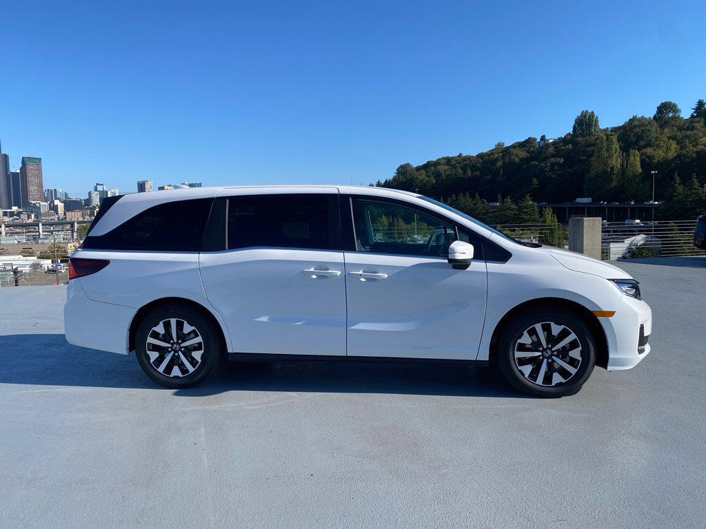 New 2027 Honda Odyssey EX-L image 3