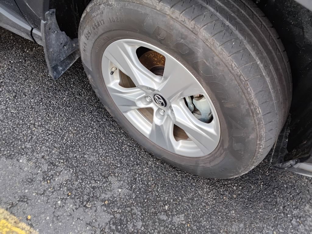 Used 2025 Toyota RAV4 XLE w/ Convenience Package image 9