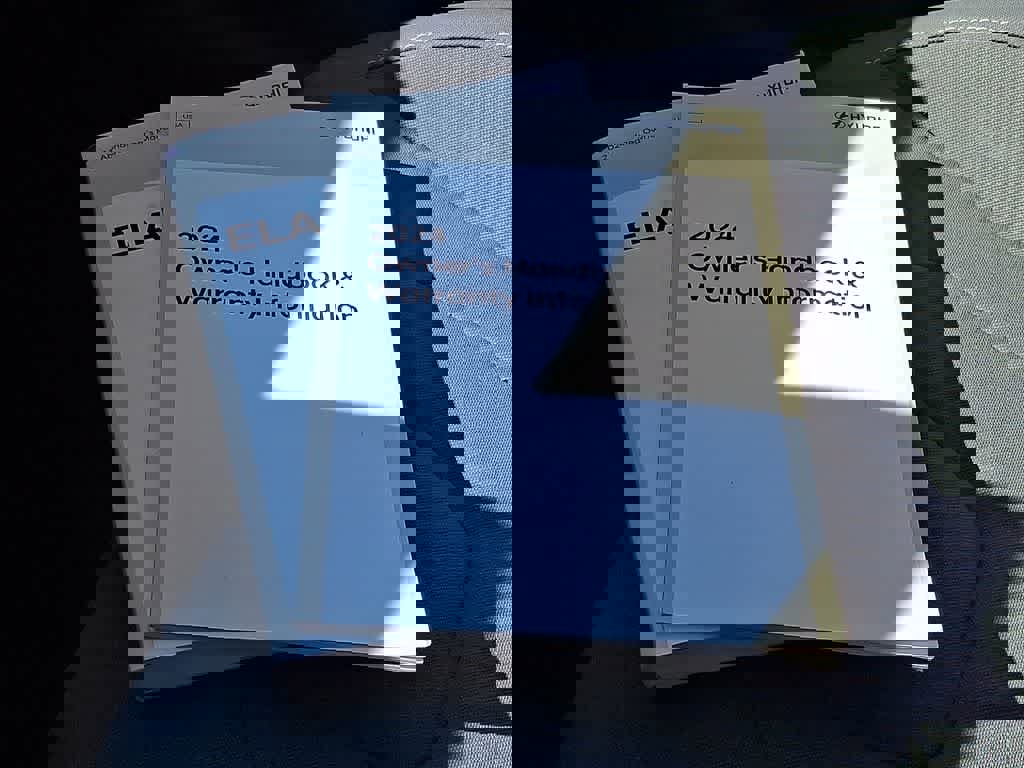 Used 2024 Hyundai Elantra SEL image 25