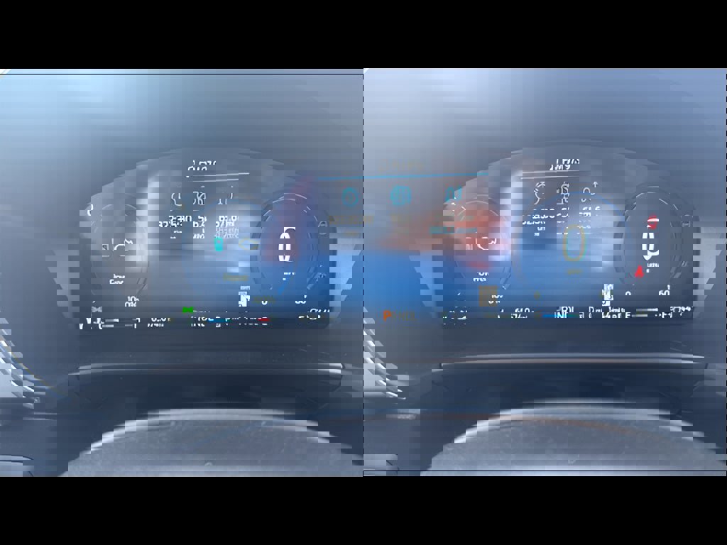 Used 2025 Ford Escape SE w/ PHEV Premium Package image 18