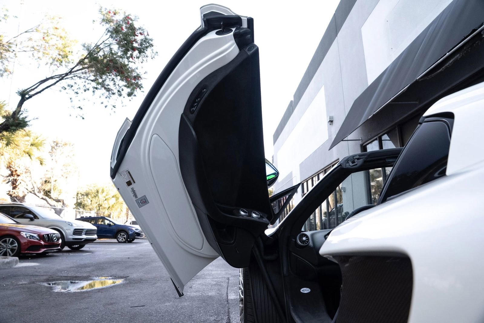 Used 2013 McLaren MP4-12C Spider image 35