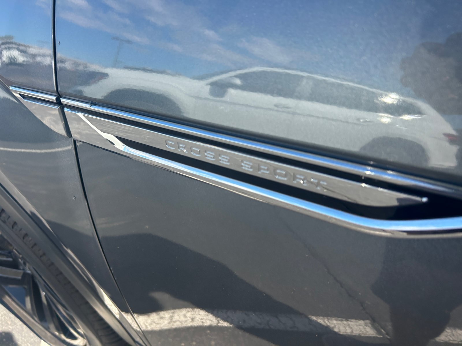 Used 2023 Volkswagen Atlas Cross Sport SE FWD image 22