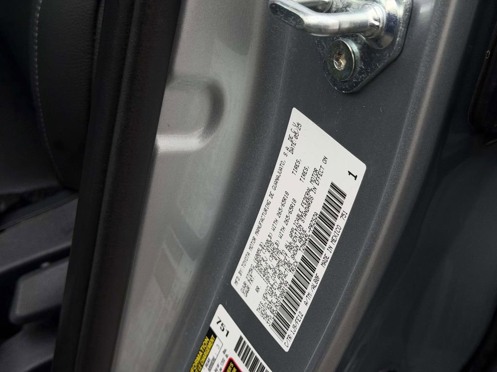 Used 2025 Toyota Tacoma TRD Sport image 26