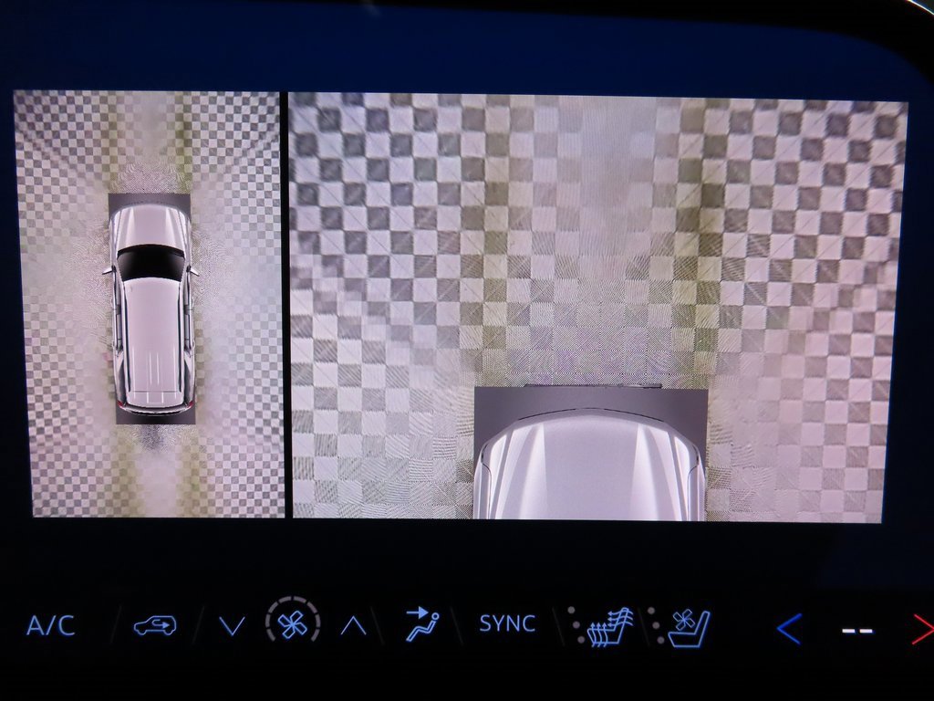 Used 2025 Chevrolet Tahoe High Country image 17