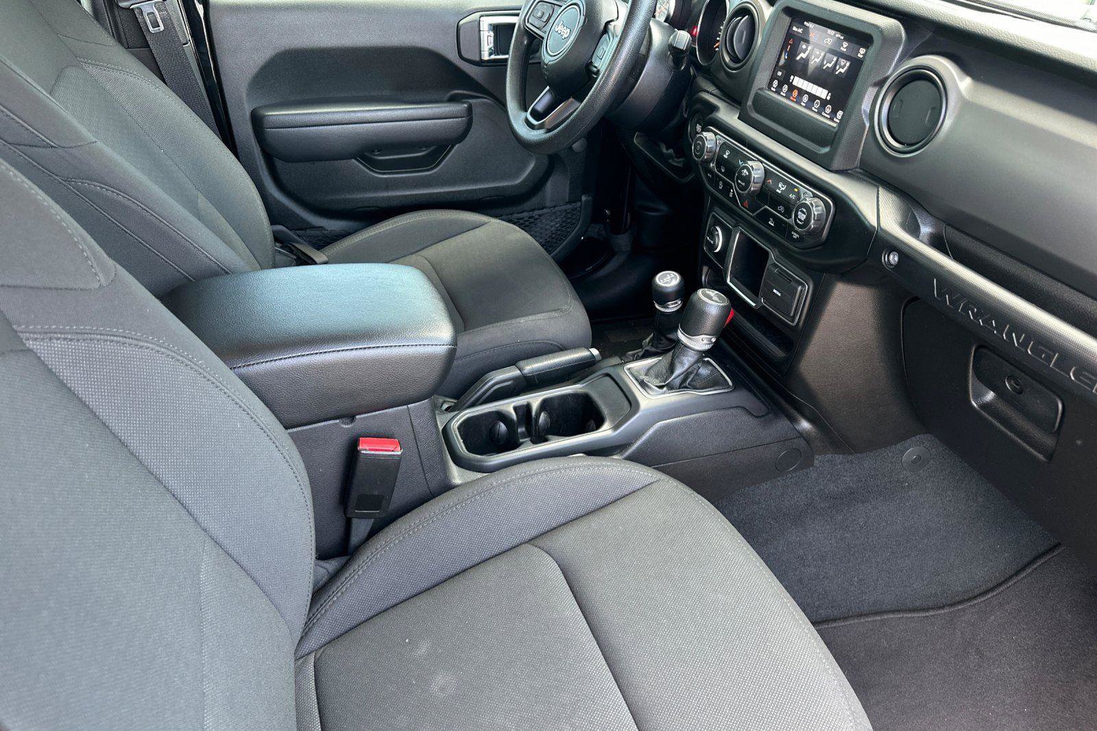 Used 2022 Jeep Wrangler Unlimited Sport image 17