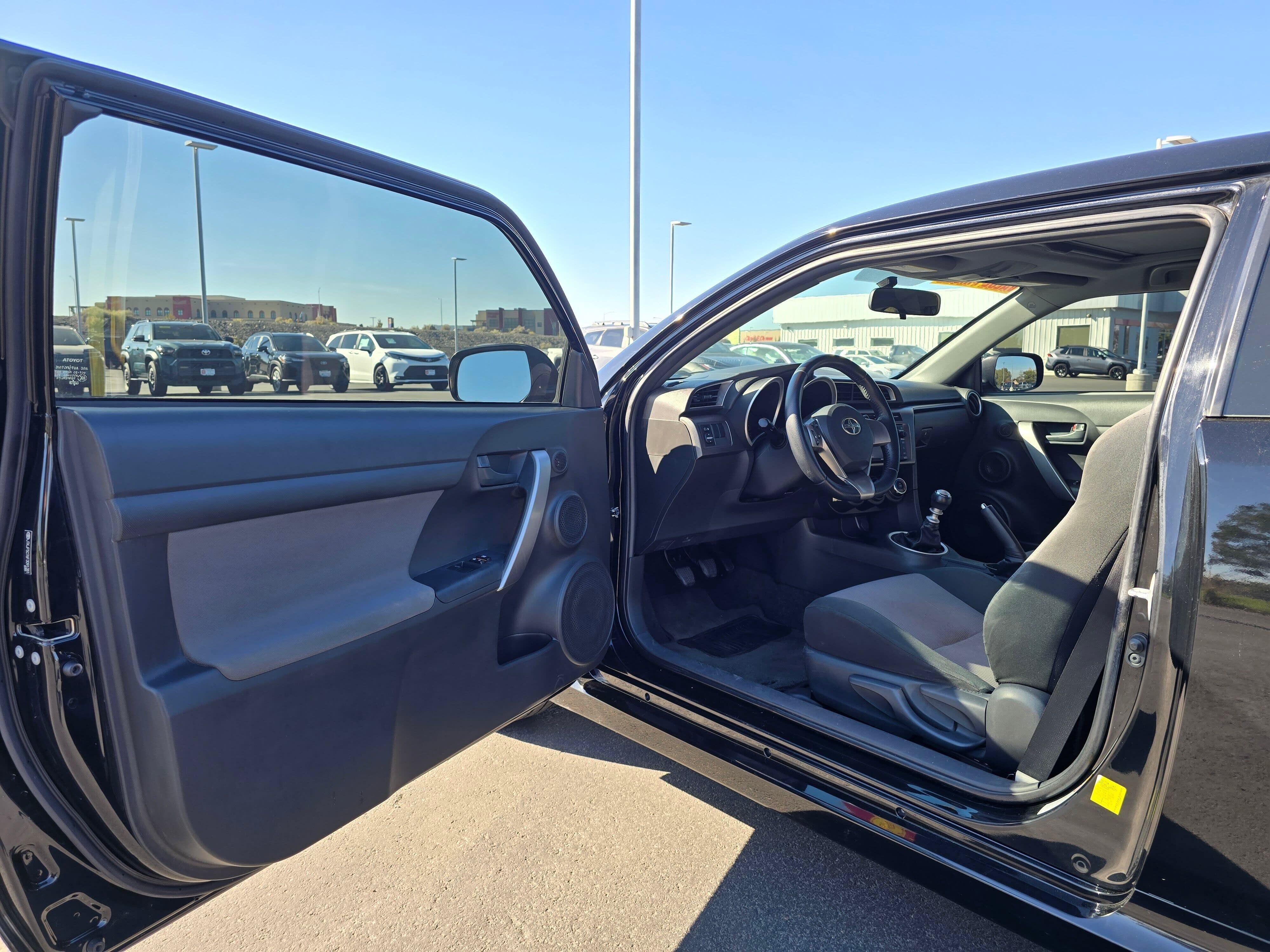 Used 2015 Scion tC FWD image 15