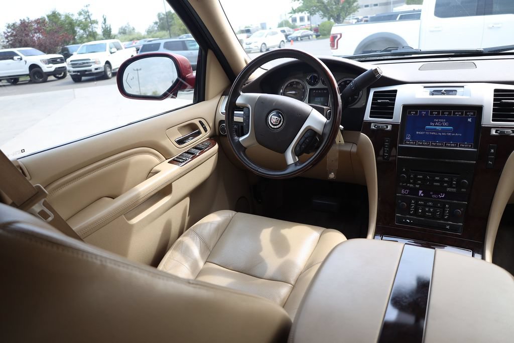Used 2011 Cadillac Escalade ESV Premium AWD/4WD image 21