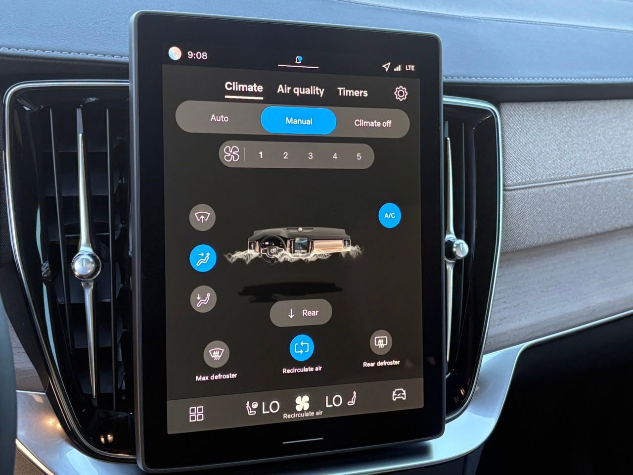 New 2026 Volvo XC90 B6 Ultra AWD/4WD image 16