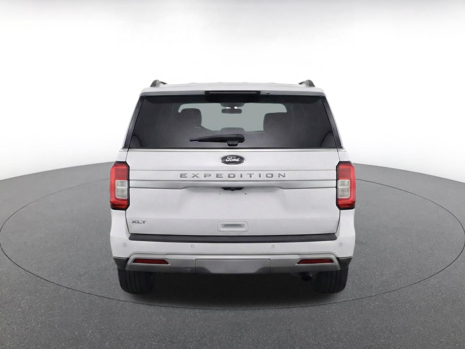 Used 2023 Ford Expedition XLT RWD image 7